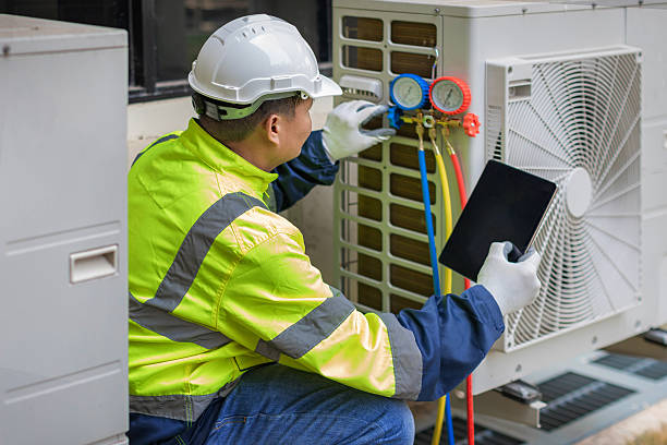 Professional Hvac technician working in Washington, NC